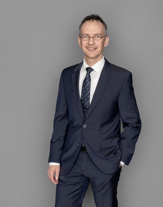 Senior Management - www.diethelmkeller.com